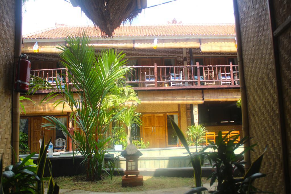 Beachouse Lovina Luaran gambar
